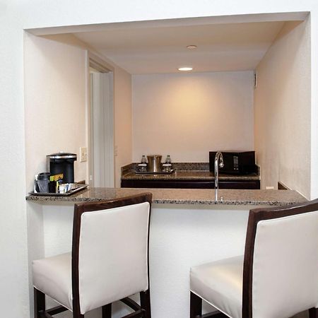 Hotel Doubletree By Hilton Lafayette Extérieur photo