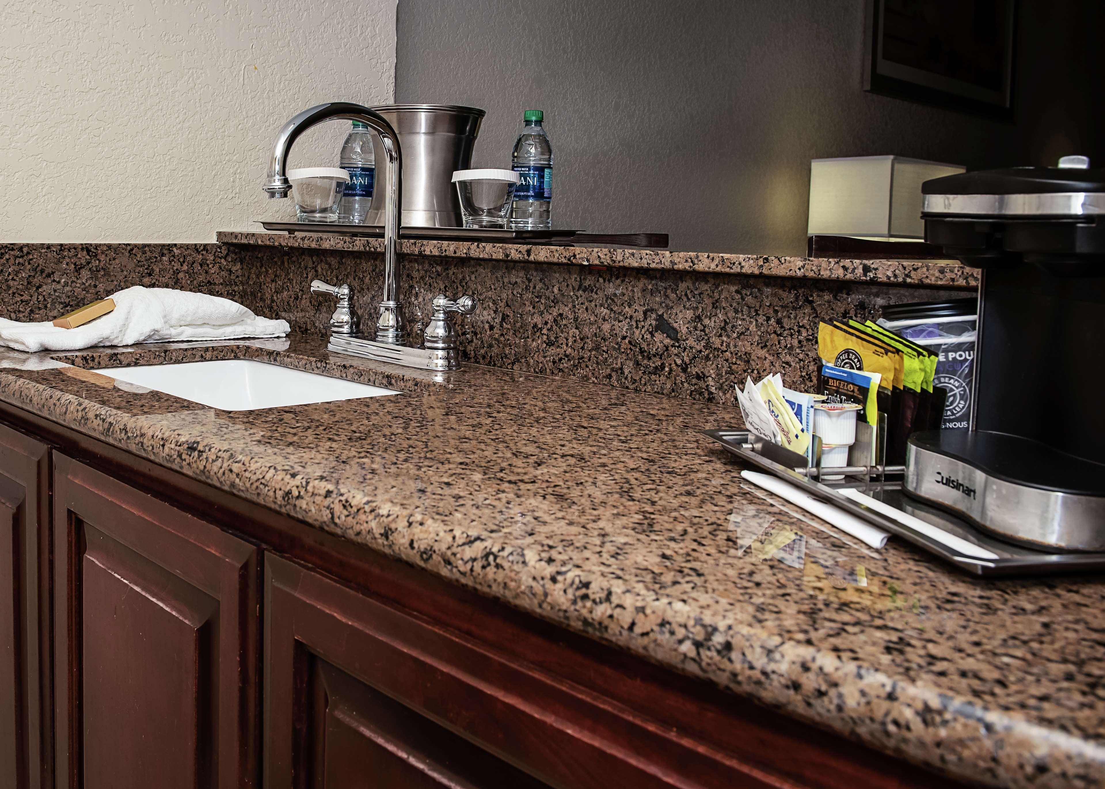 Hotel Doubletree By Hilton Lafayette Extérieur photo