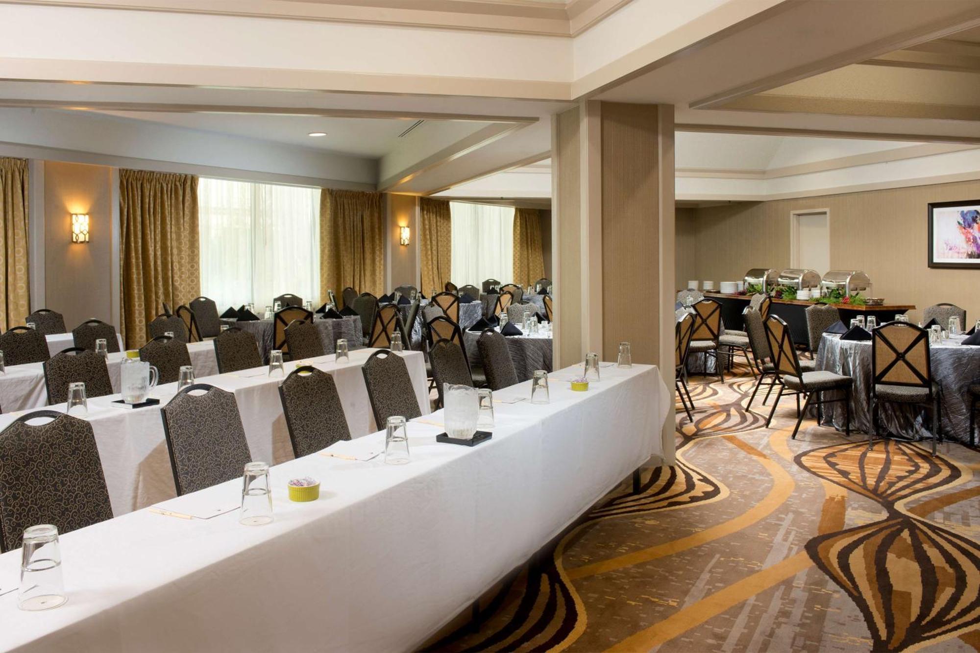 Hotel Doubletree By Hilton Lafayette Extérieur photo